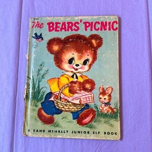 🍀2/10.00🍀 The Bears Picnic, name inscription inside cover , clean pages ,